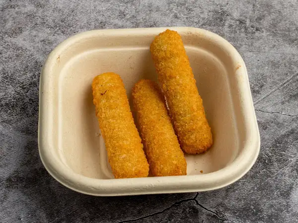 3 Mozzarella Sticks 